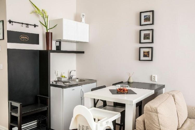 Home Living Dream Apartments Новий Сад Екстер'єр фото